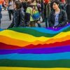 Coppia gay aggredita a Milano, pugni e insulti: “Siete contro natura”