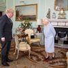 Boris Johnson e la rivelazione sulla regina Elisabetta II: “Aveva un cancro alle ossa”